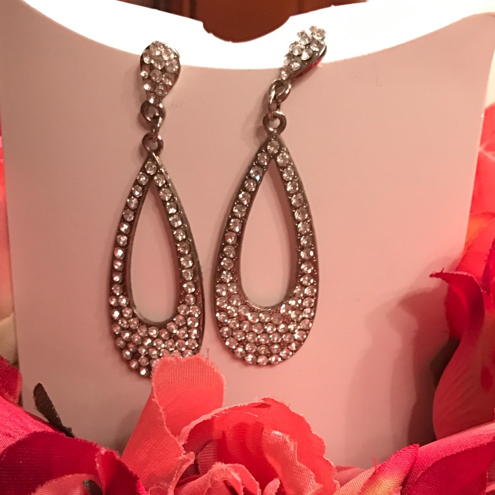 Silver/crystal stones earrings